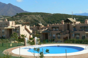 Penthouse with Roof Terrace, BBQ, Pool- and Sea Views